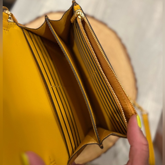 Tory Burch Chain Wallet - Picture 5 of 9